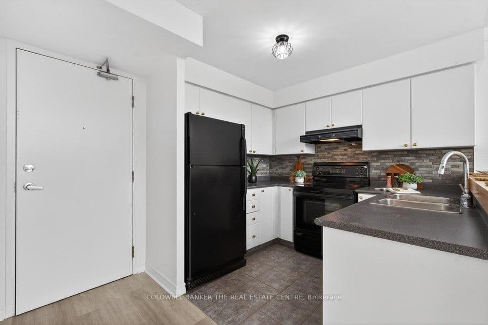 200 Manitoba Street, Unit 224 thumbnail 4