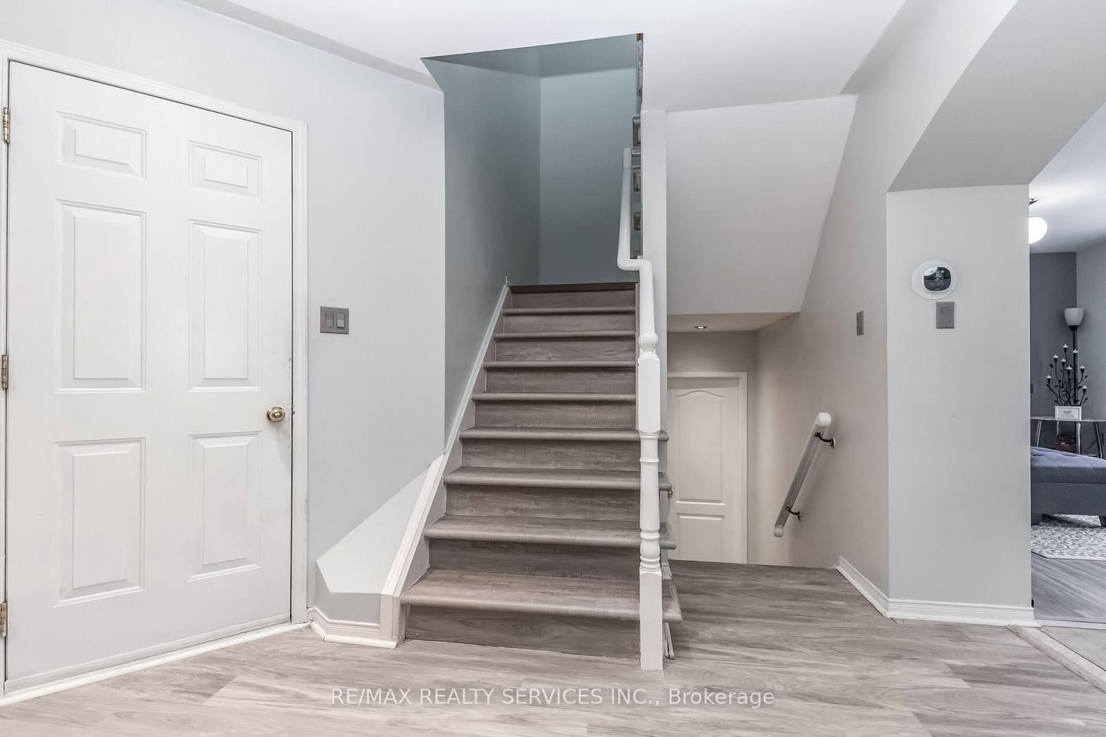 359 Edenbrook Hill Drive thumbnail 16