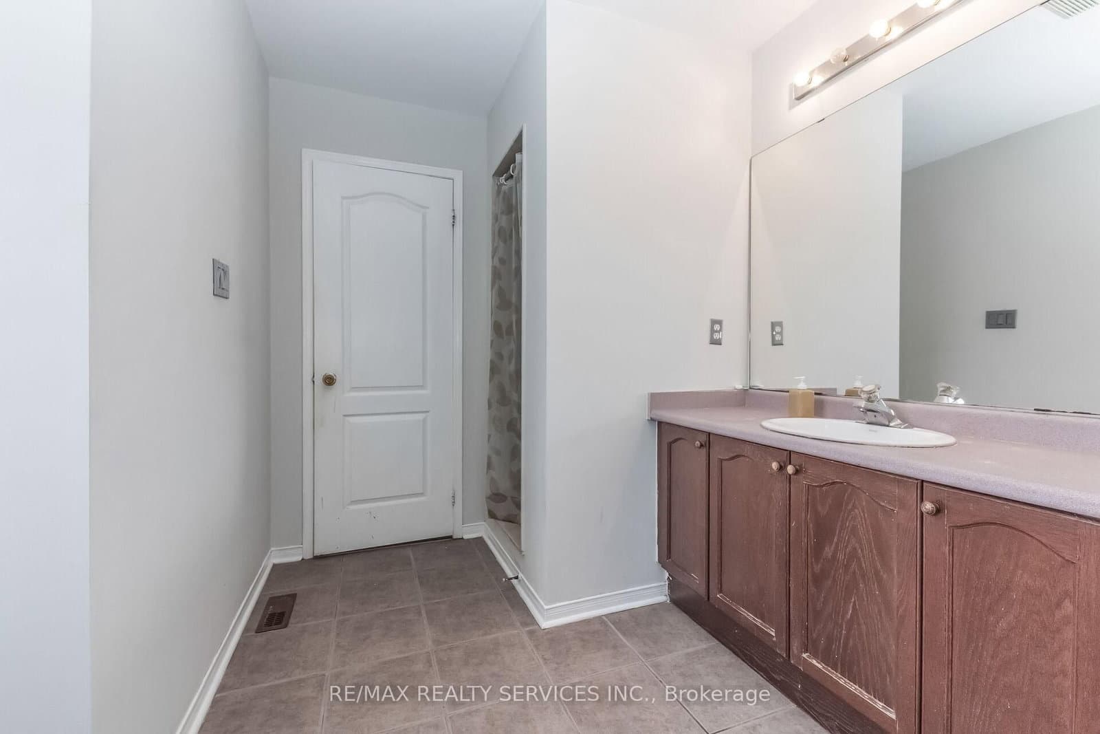 359 Edenbrook Hill Drive thumbnail 20