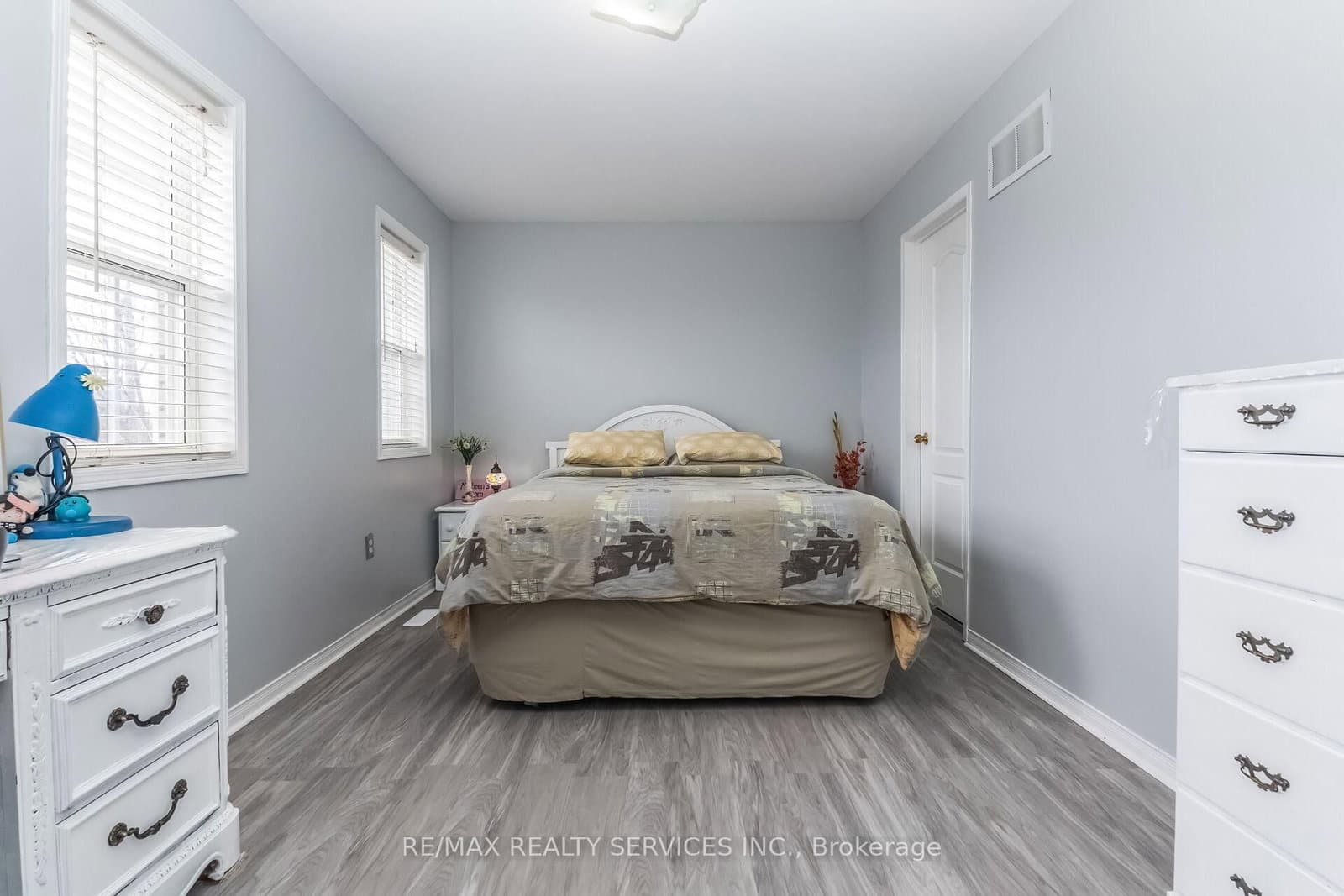 359 Edenbrook Hill Drive thumbnail 23