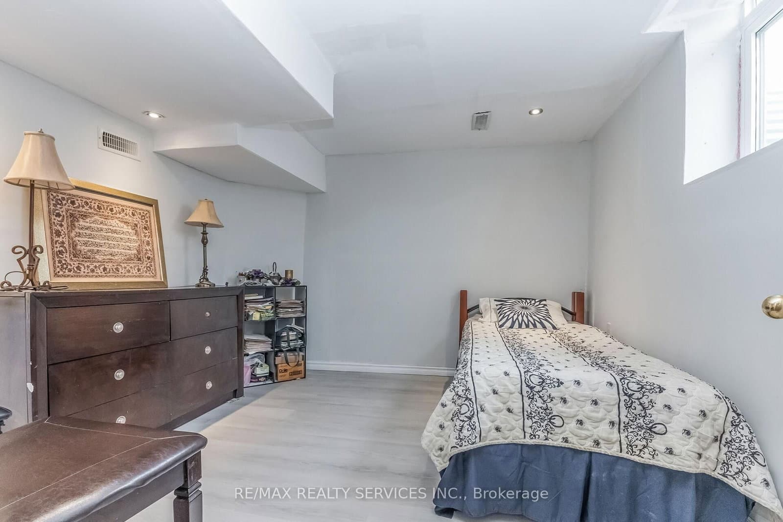 359 Edenbrook Hill Drive thumbnail 32
