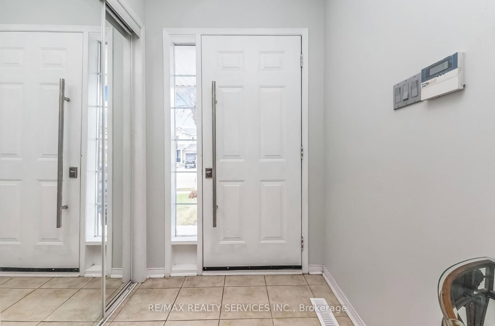 359 Edenbrook Hill Drive thumbnail 5