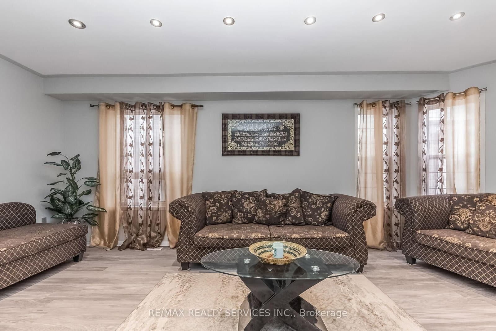 359 Edenbrook Hill Drive thumbnail 8