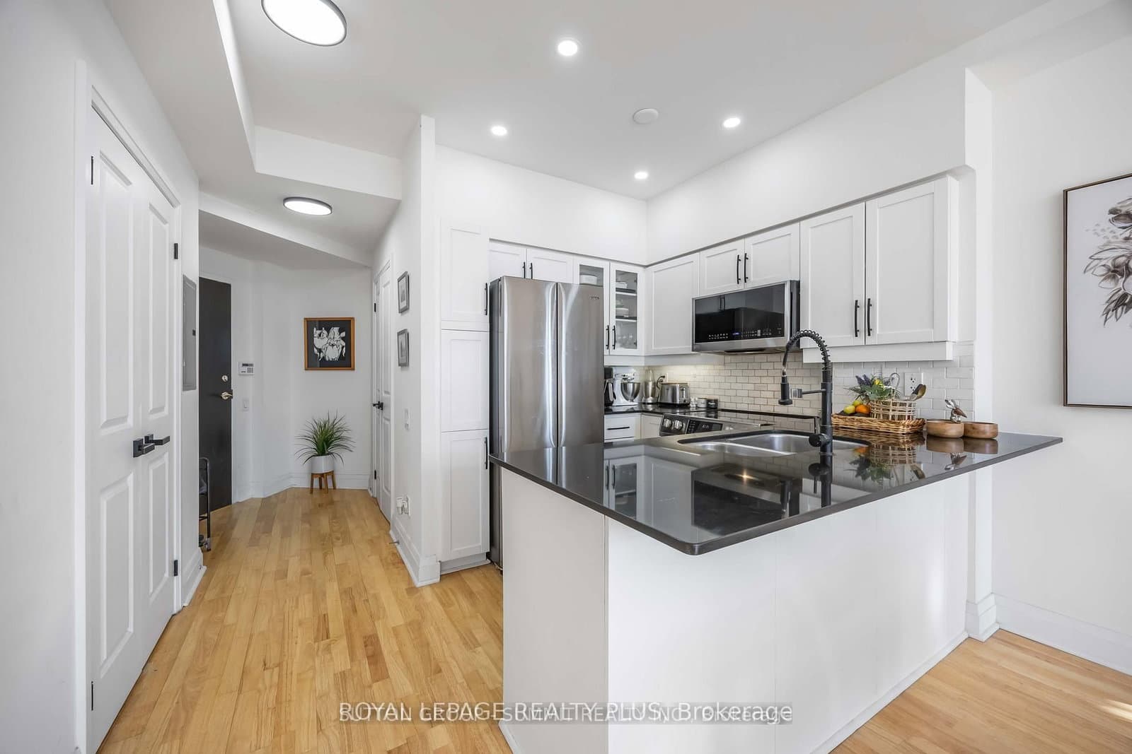 15 Windermere Avenue, Unit PH01 thumbnail 6