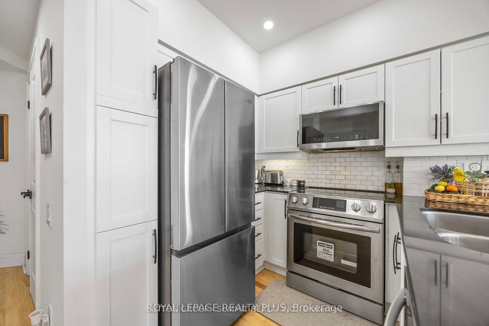 15 Windermere Avenue, Unit PH01 thumbnail 8