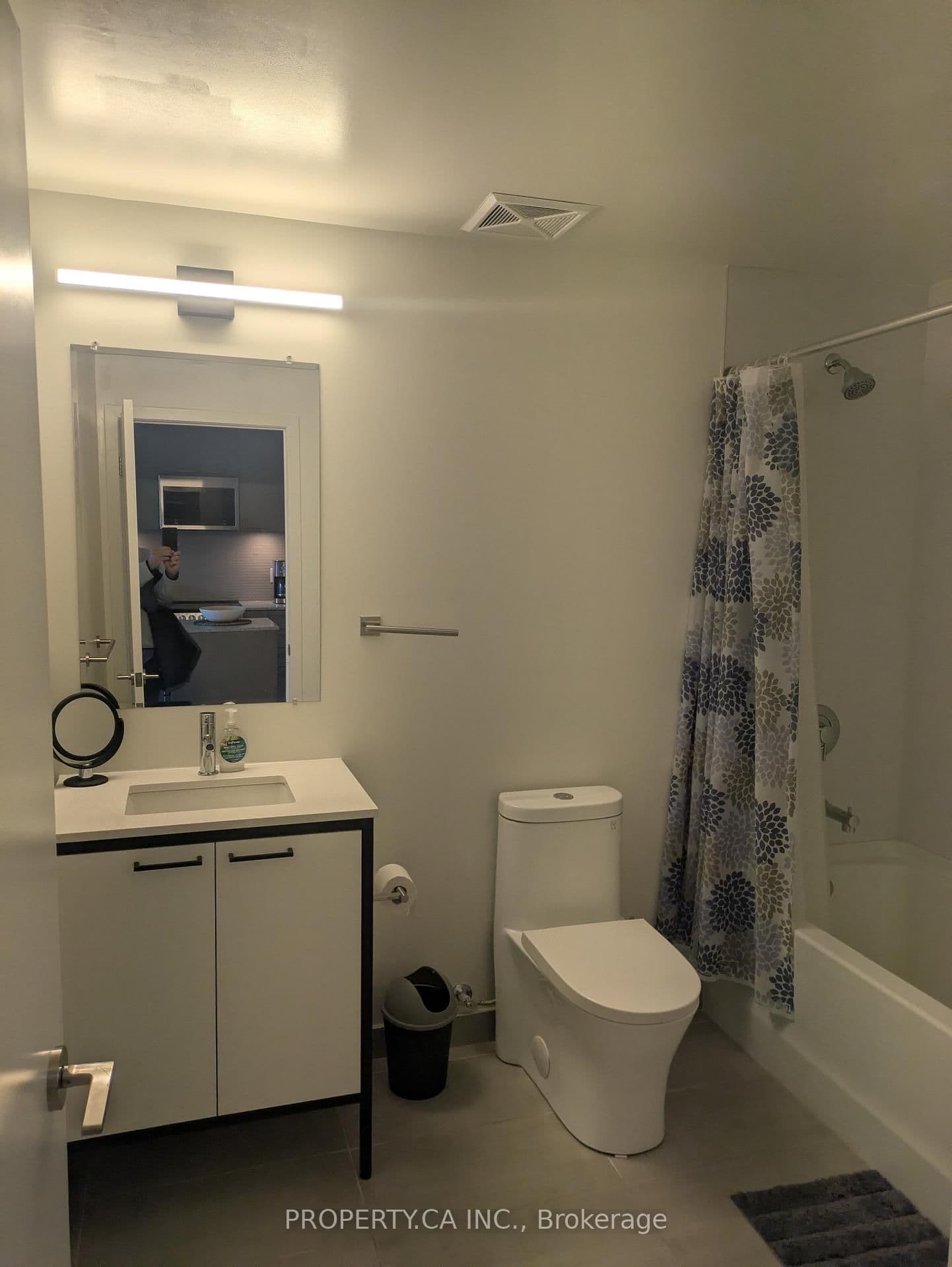 1808 St Clair Avenue W, Unit 1005 thumbnail 14