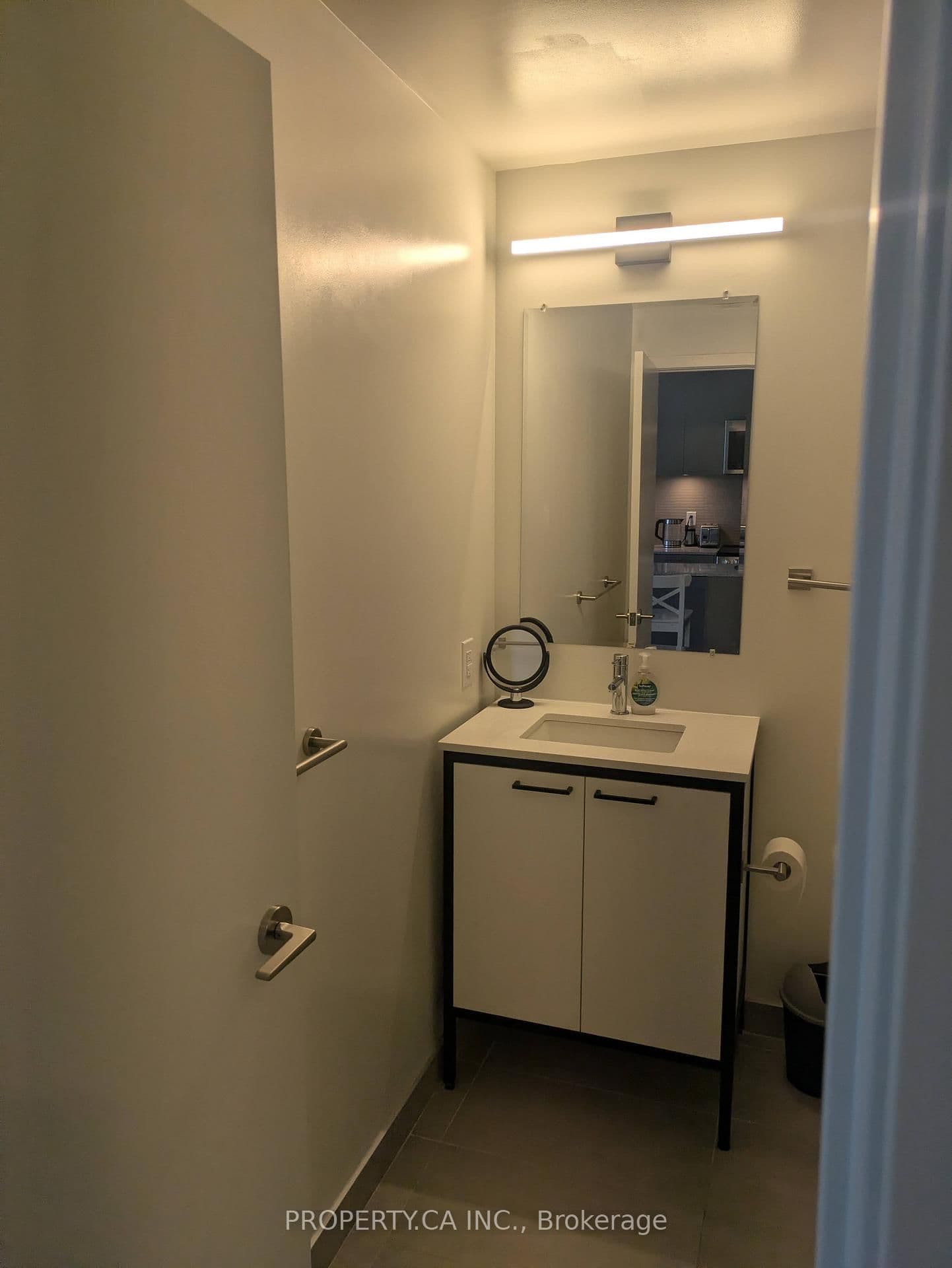 1808 St Clair Avenue W, Unit 1005 thumbnail 16