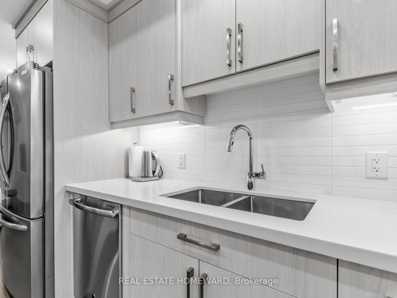133 Cowan Avenue thumbnail 14