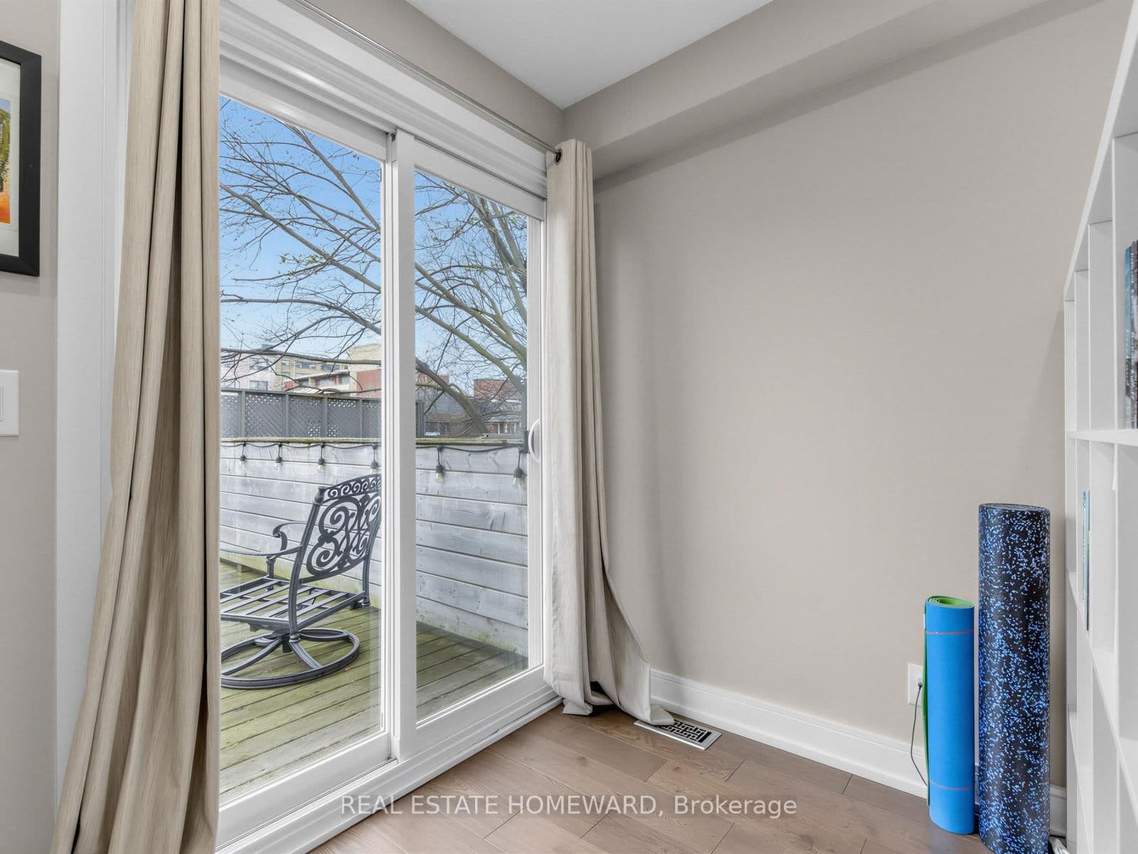 133 Cowan Avenue thumbnail 27