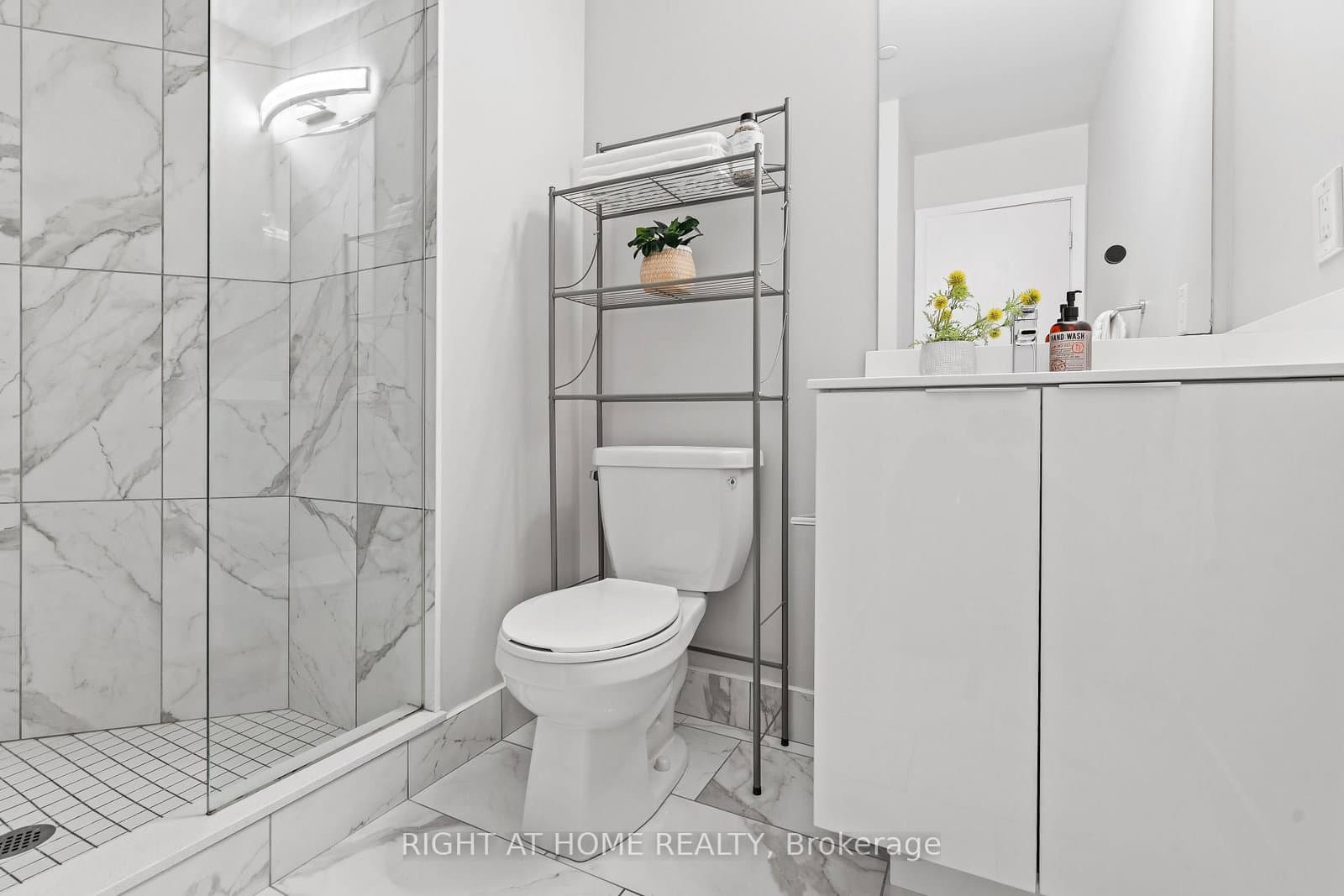 30 Shore Breeze Drive, Unit 329 thumbnail 11