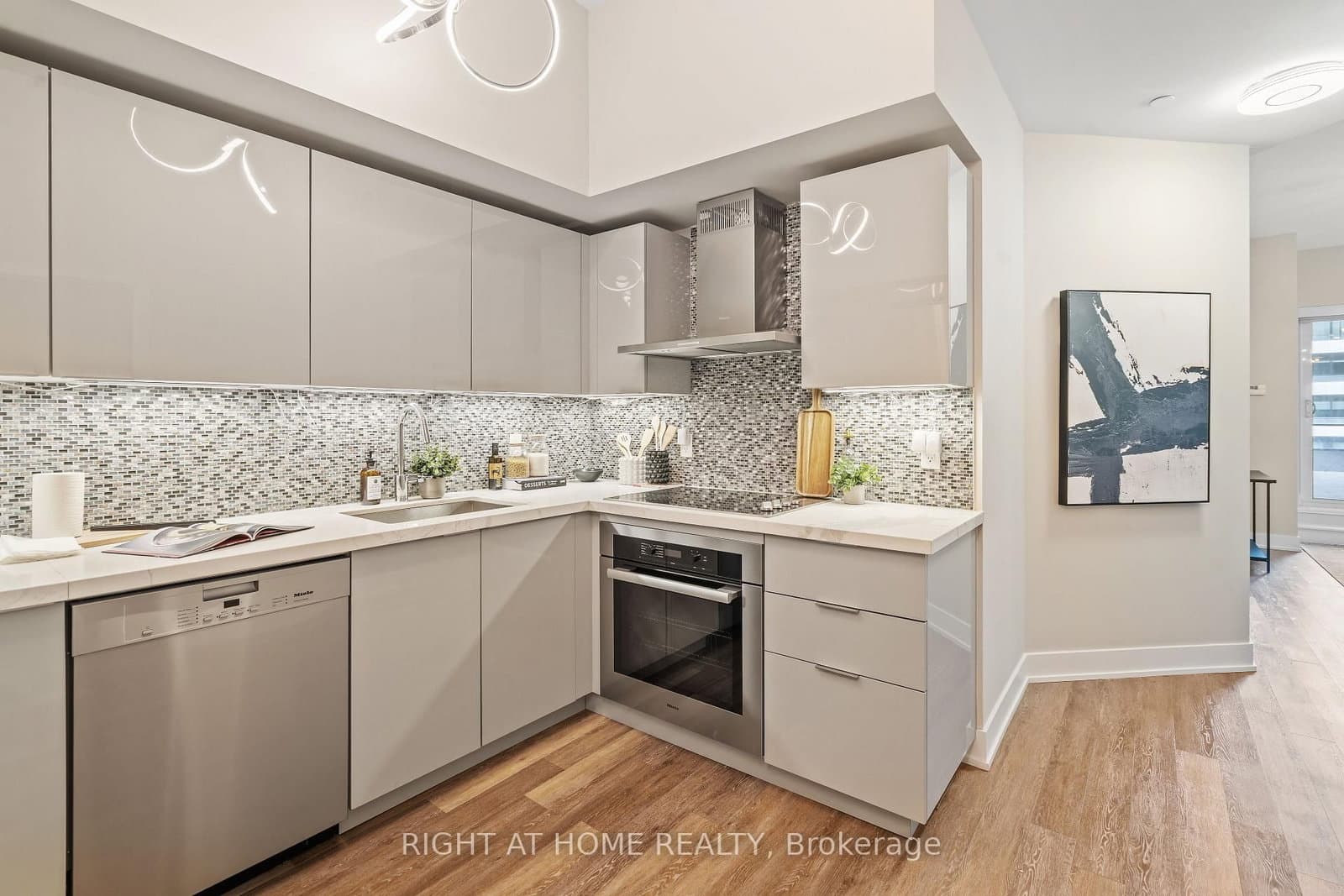 30 Shore Breeze Drive, Unit 329 thumbnail 7