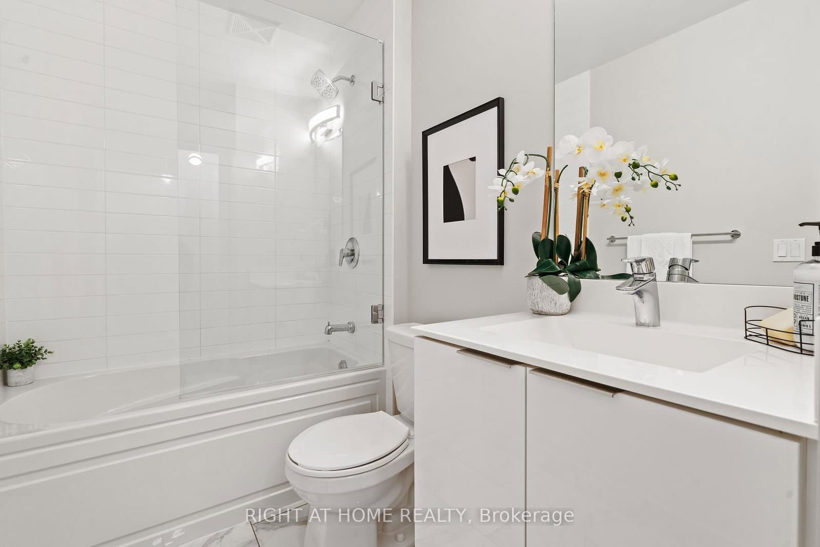 30 Shore Breeze Drive, Unit 329 thumbnail 9
