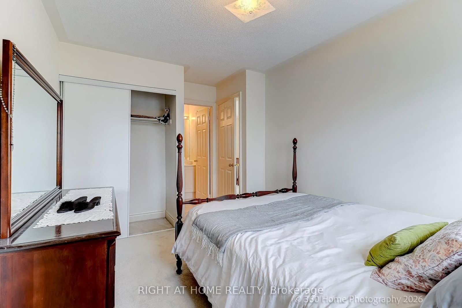 1130 Cawthra Road, Unit 2 thumbnail 13