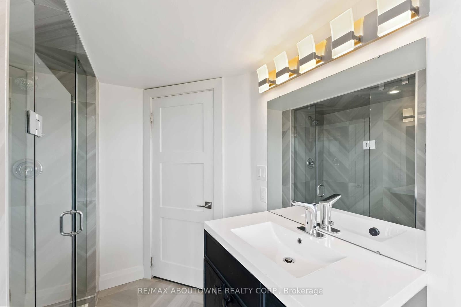 1110 Walden Circle, Unit 903 thumbnail 14