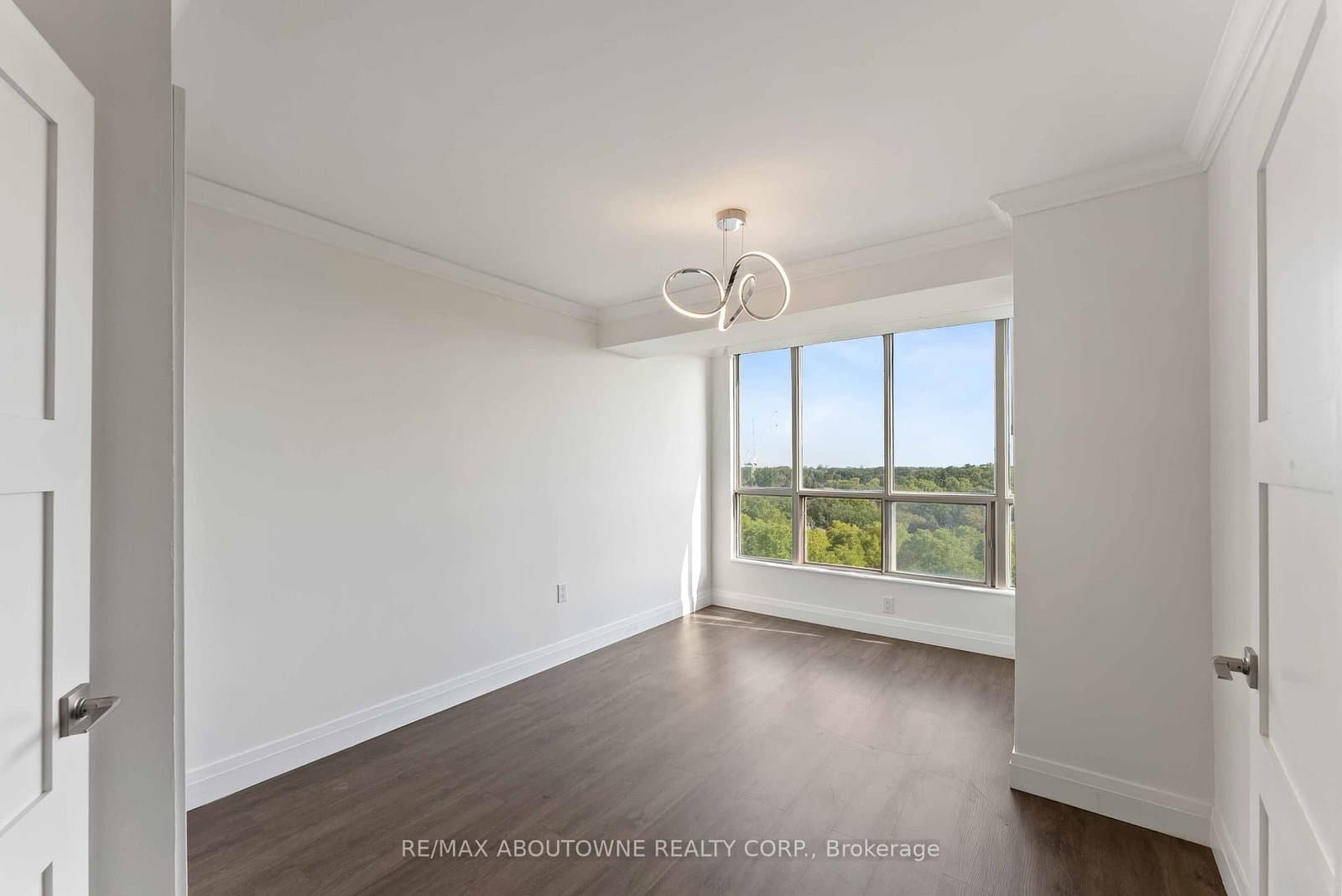 1110 Walden Circle, Unit 903 thumbnail 9