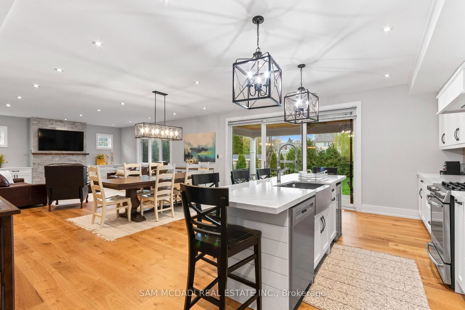 3047 Grenville Drive thumbnail 10