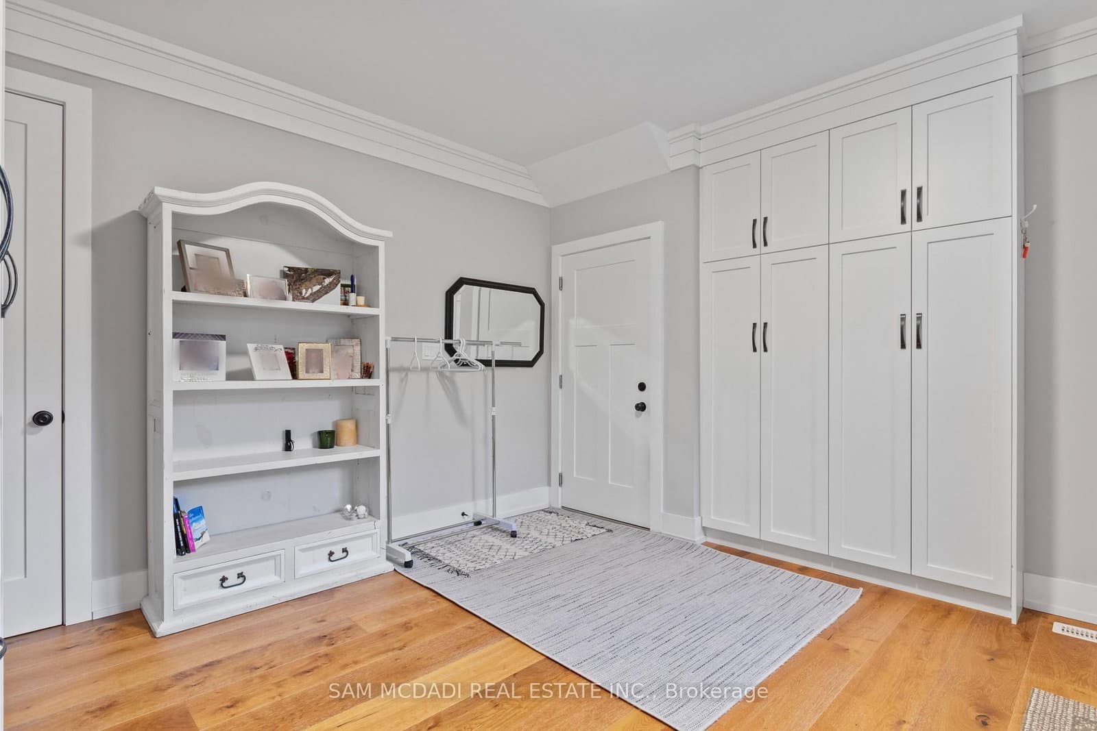3047 Grenville Drive thumbnail 11