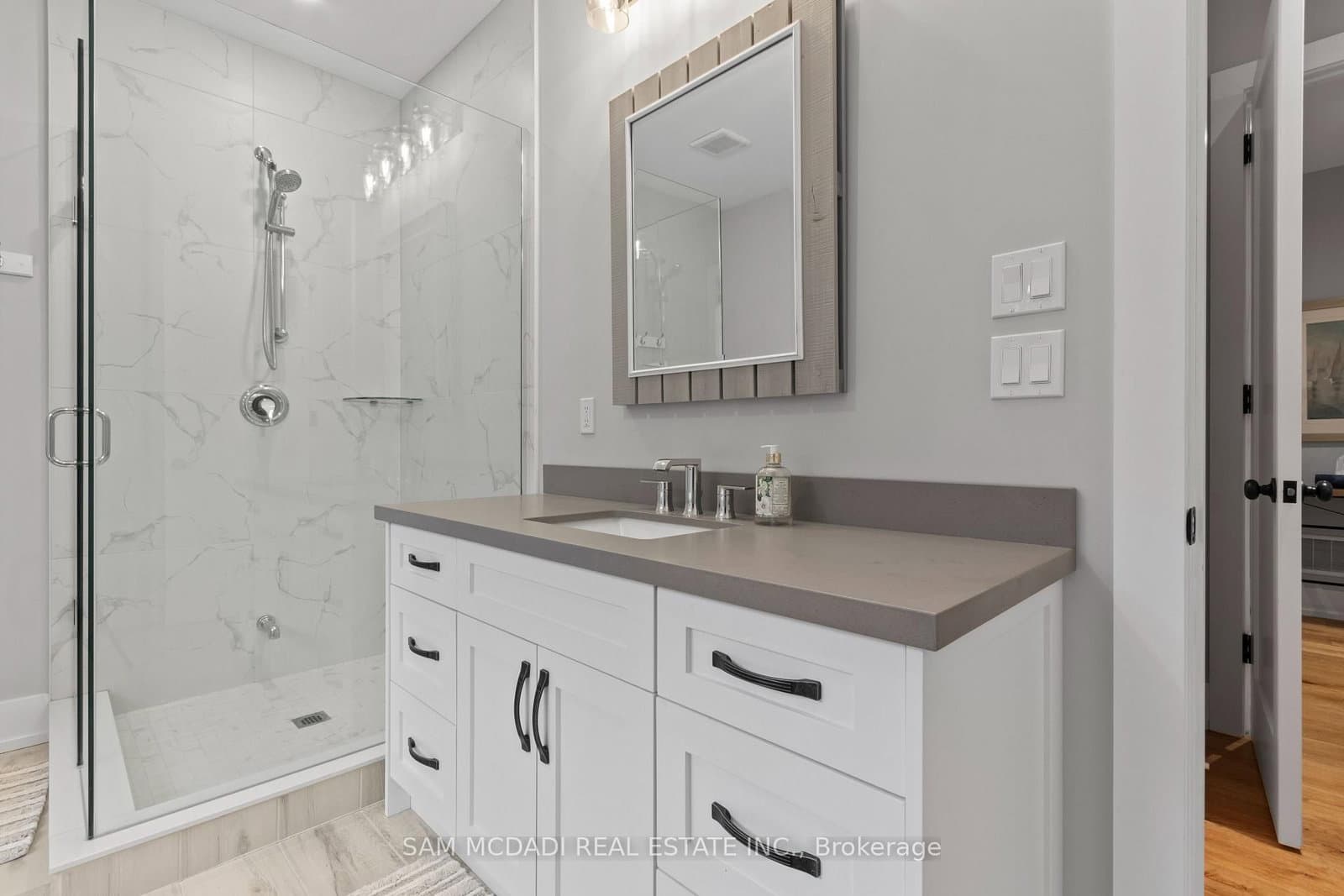 3047 Grenville Drive thumbnail 17