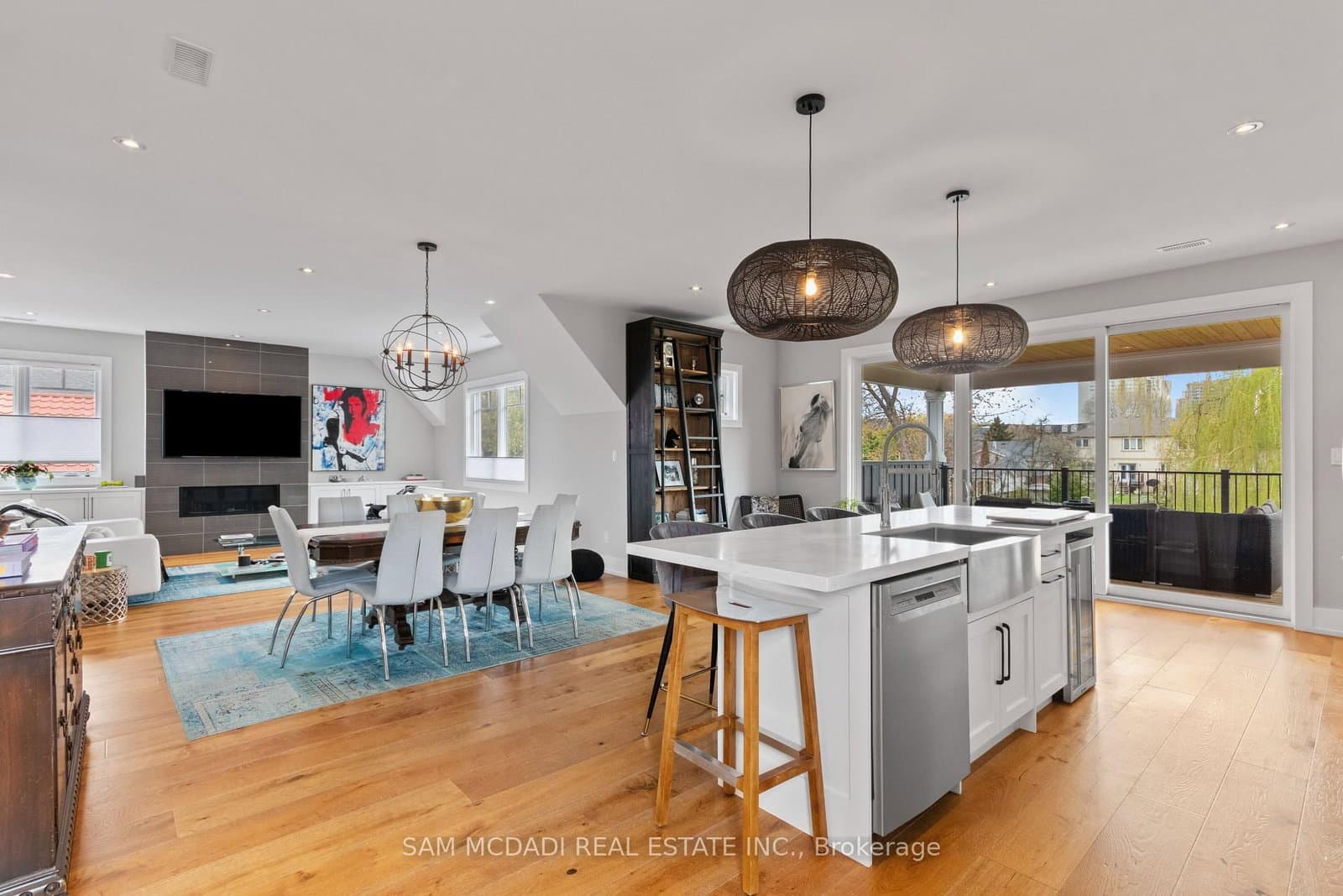 3047 Grenville Drive thumbnail 25