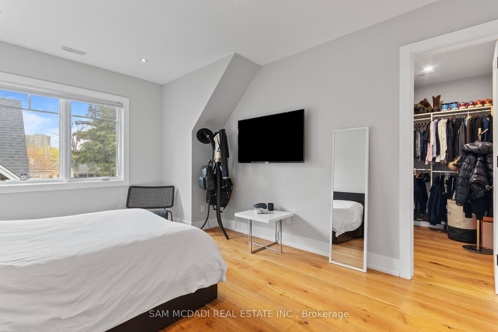3047 Grenville Drive thumbnail 32