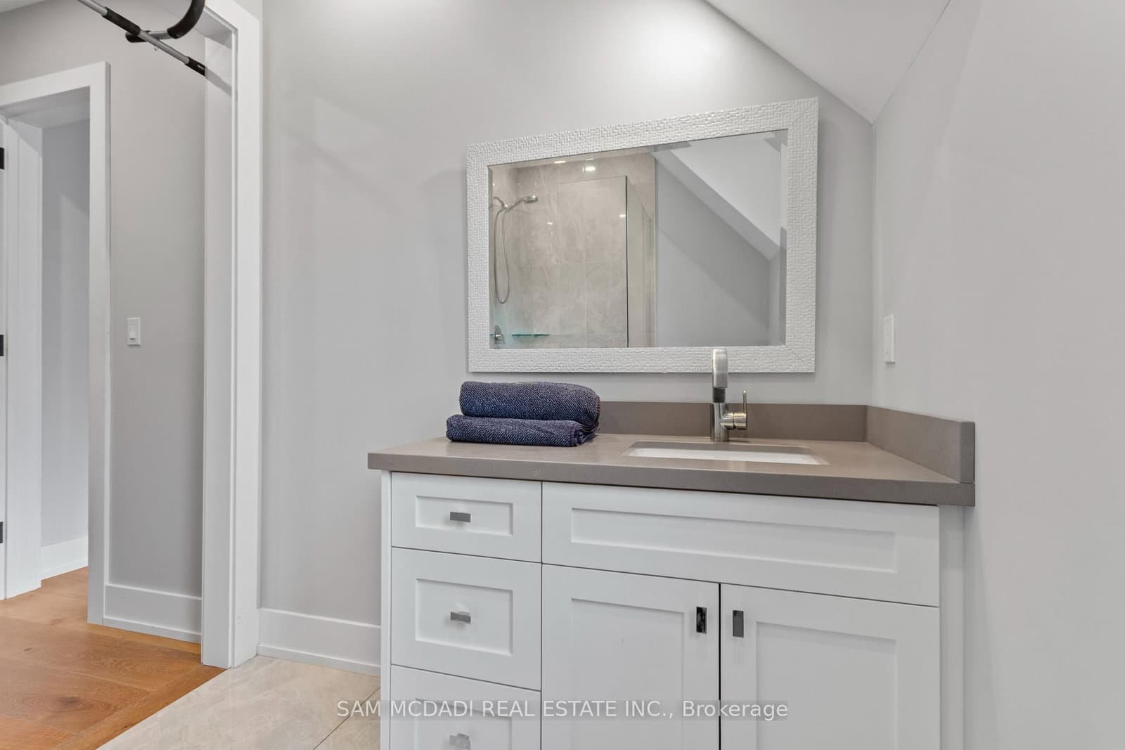 3047 Grenville Drive thumbnail 33