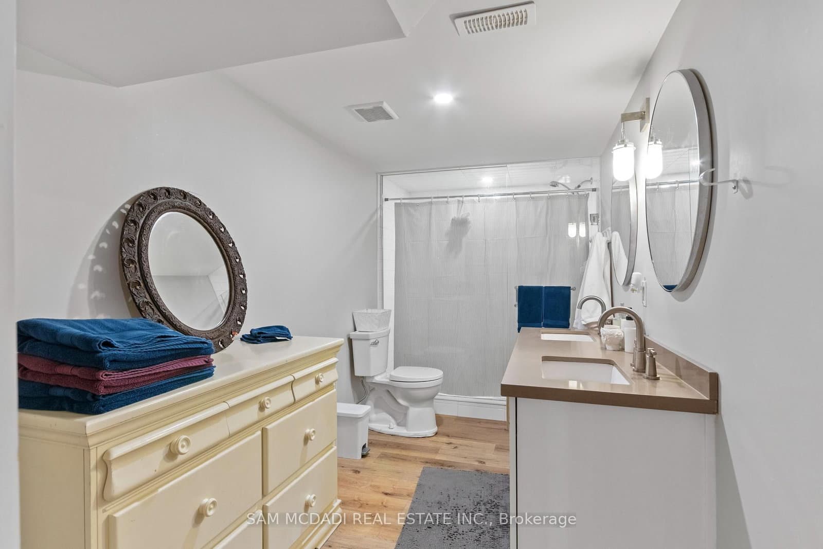 3047 Grenville Drive thumbnail 44