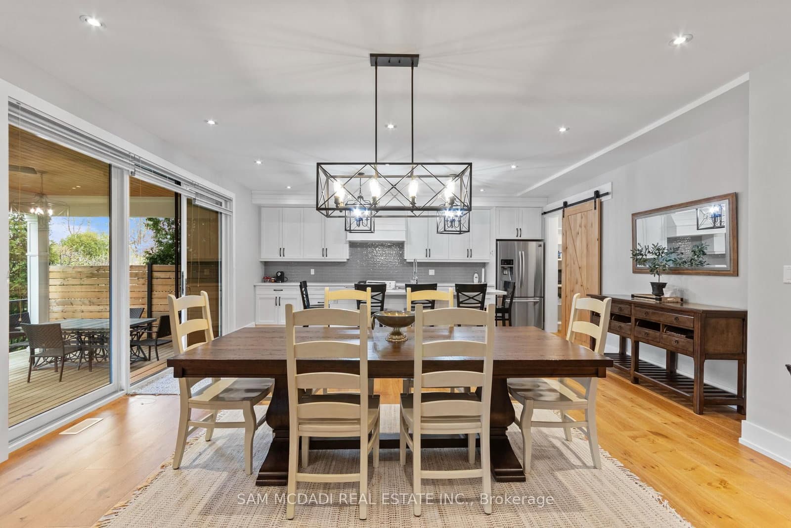 3047 Grenville Drive thumbnail 7