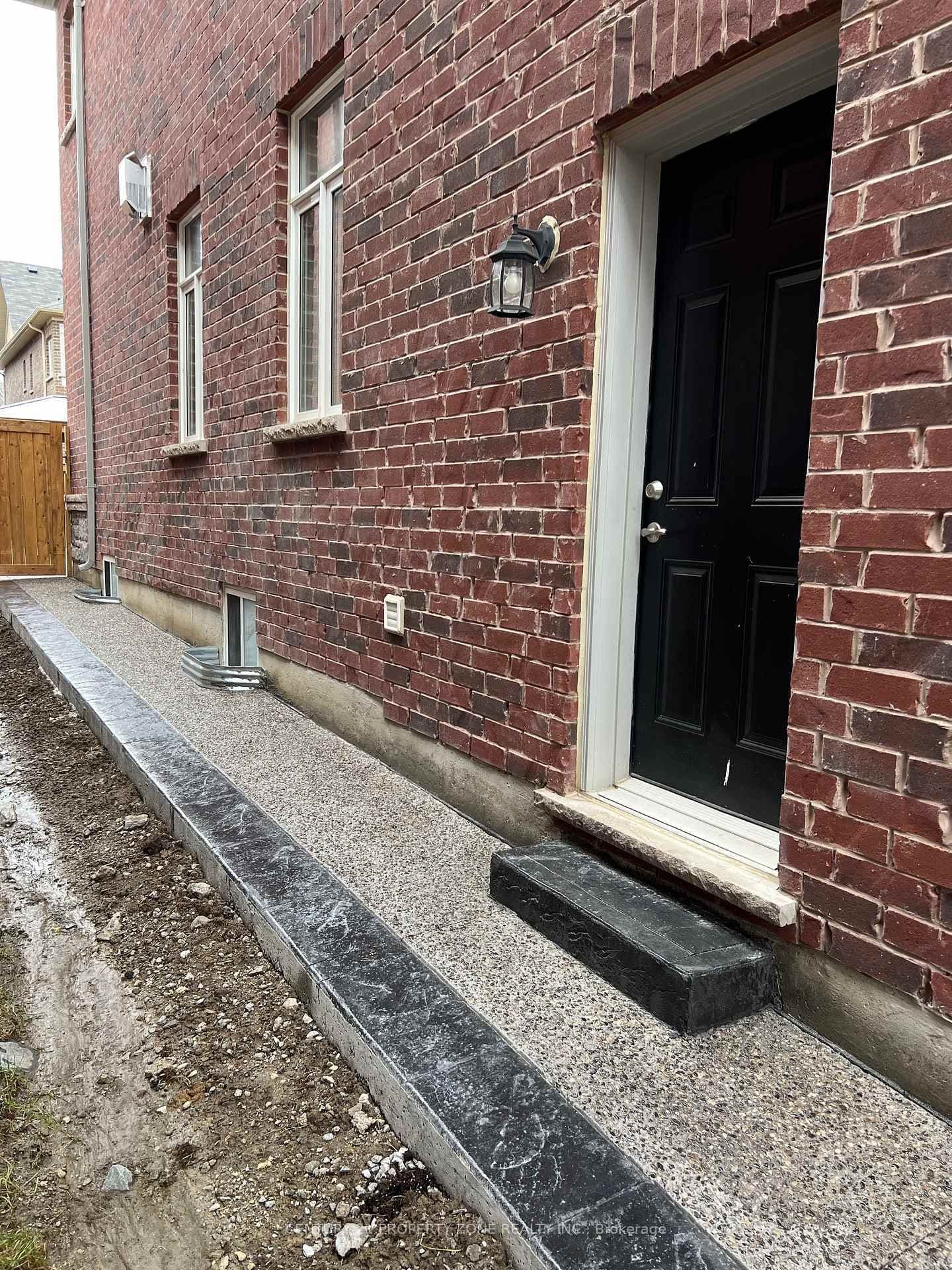 15231 Danby Road thumbnail 12