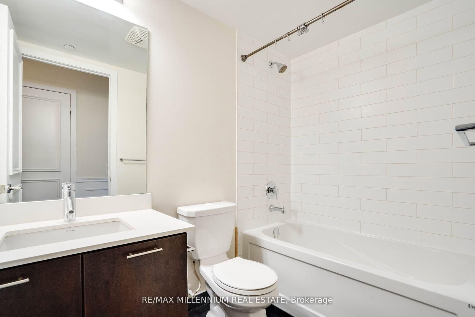 2212 Lake Shore Boulevard W, Unit 308 thumbnail 10
