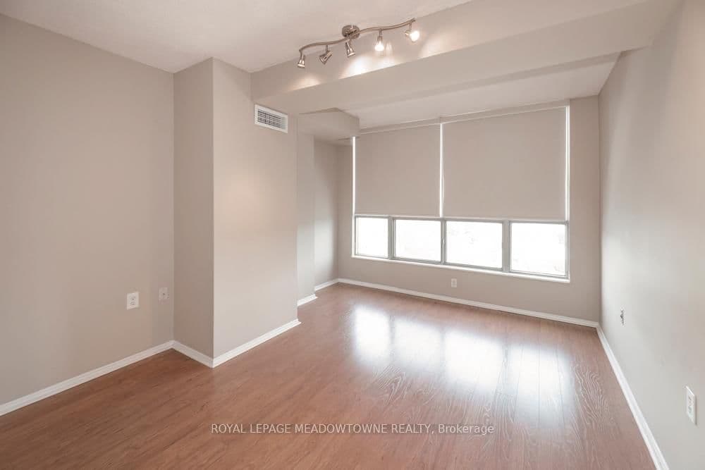 1110 Walden Circle, Unit 905 thumbnail 11