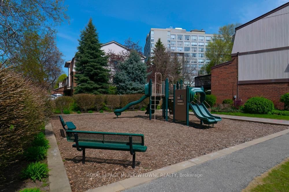 1110 Walden Circle, Unit 905 thumbnail 18