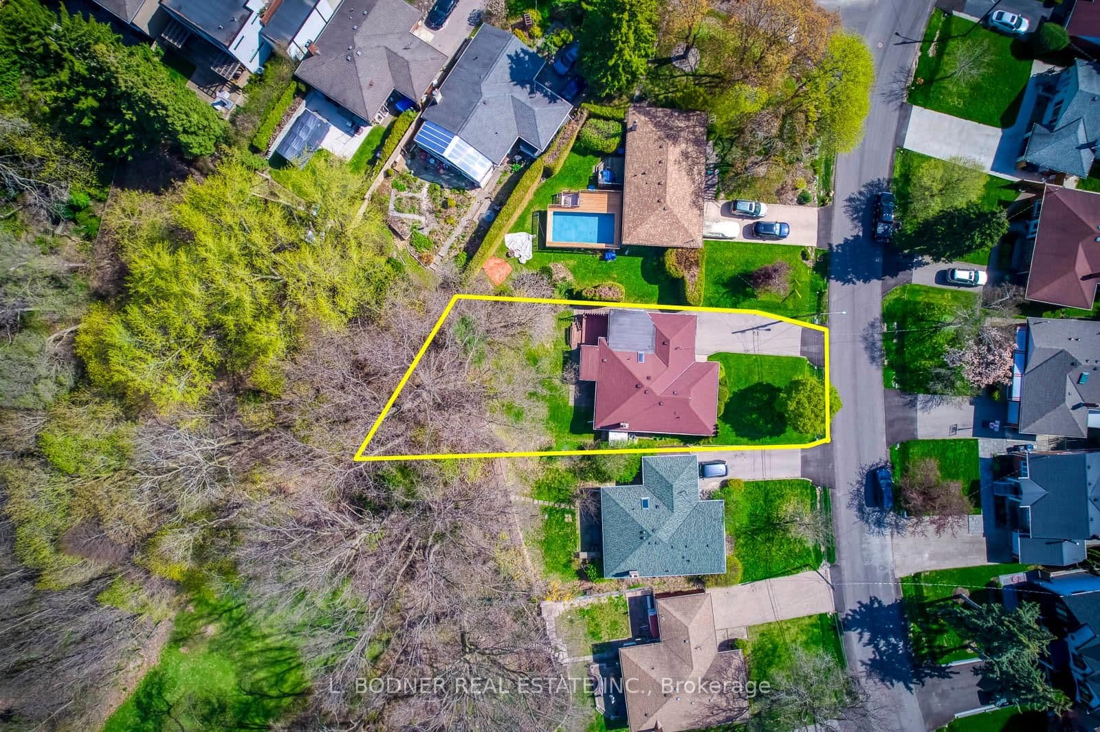 84 Ravenscrest Drive thumbnail 5