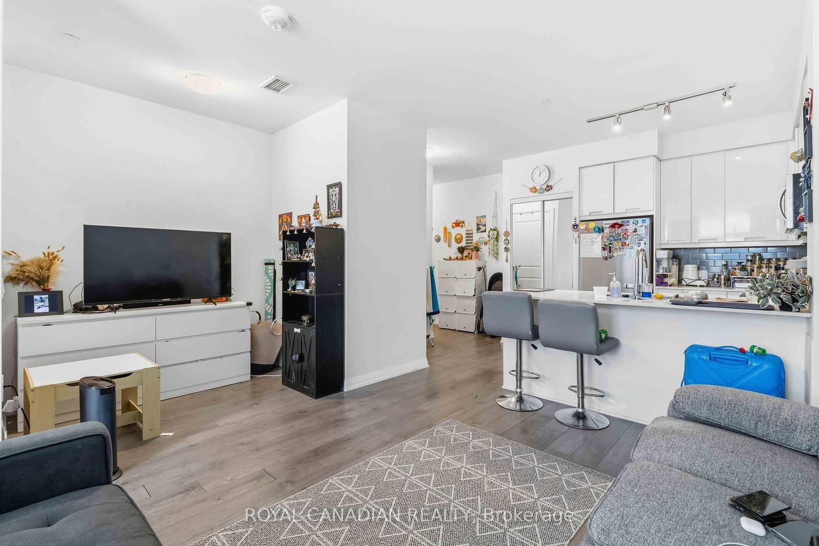 65 Watergarden Drive, Unit 1501 thumbnail 13