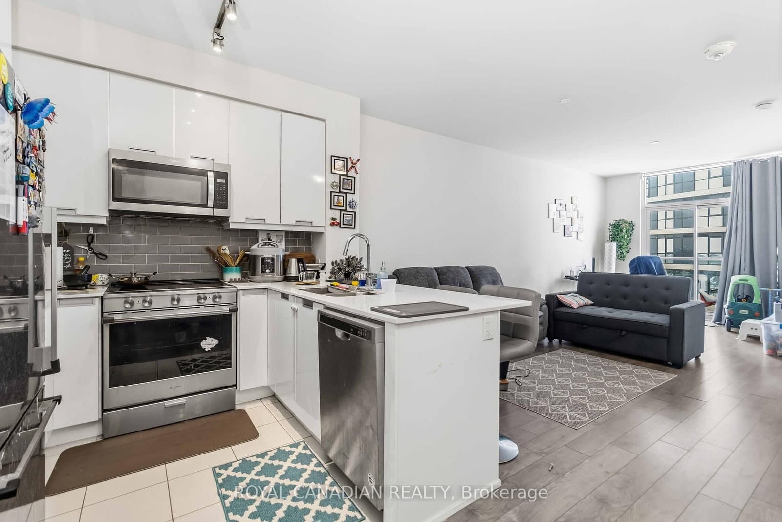 65 Watergarden Drive, Unit 1501 thumbnail 14