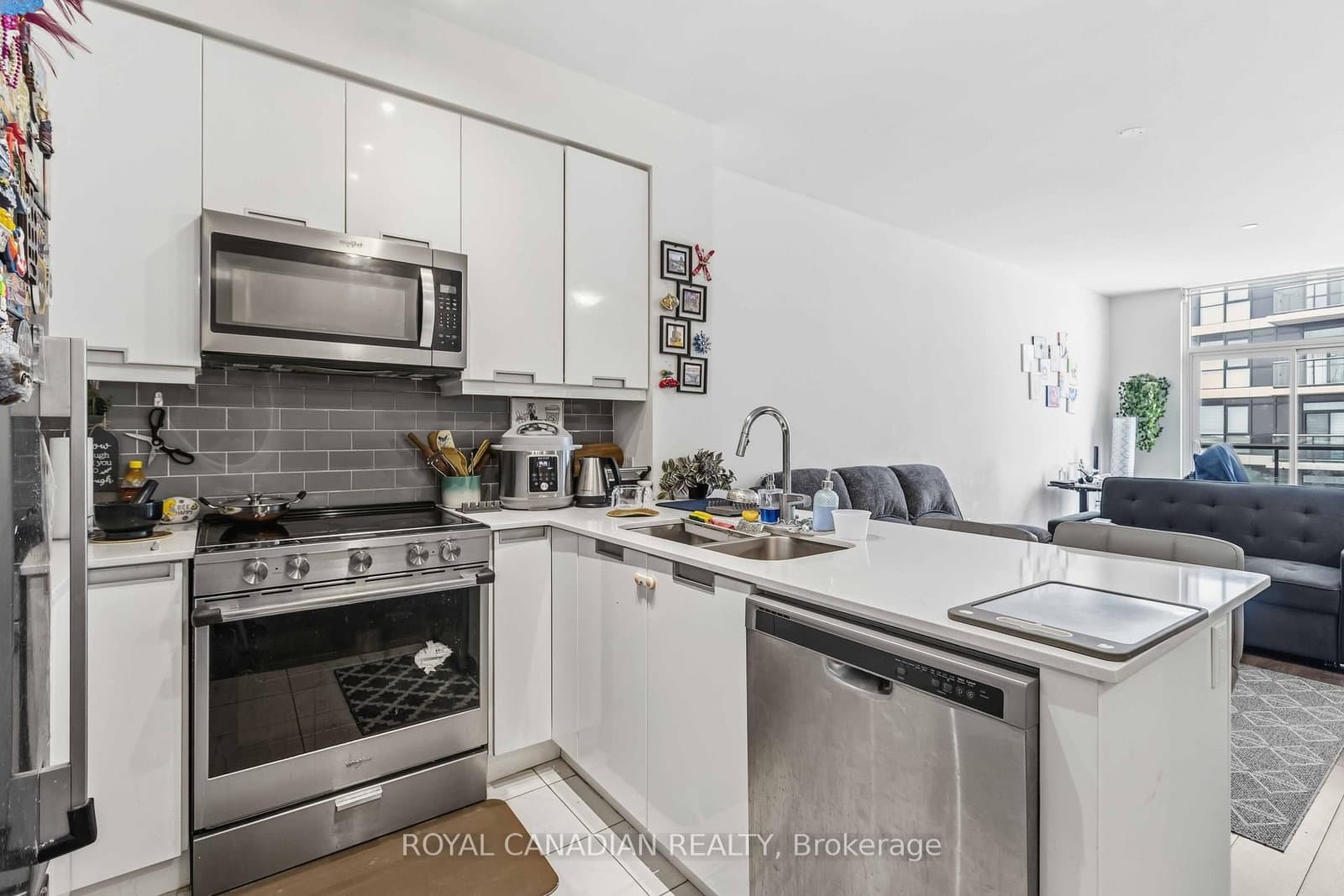 65 Watergarden Drive, Unit 1501 thumbnail 15