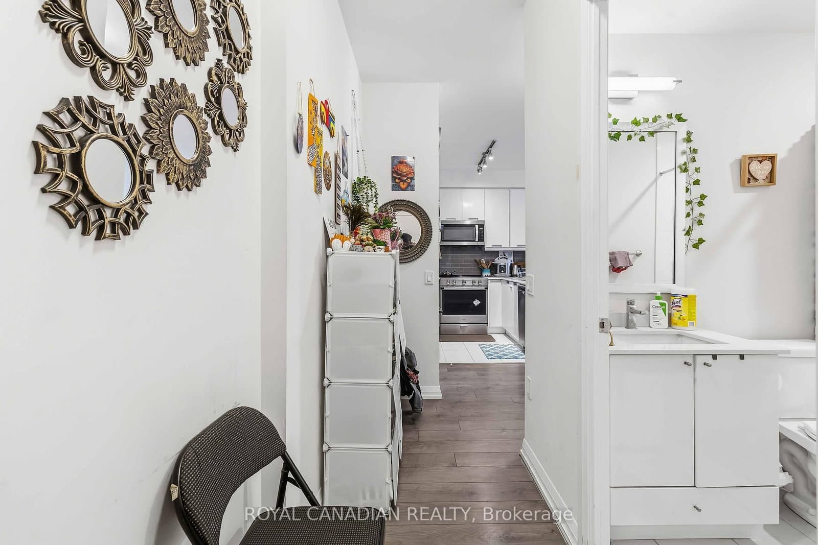 65 Watergarden Drive, Unit 1501 thumbnail 4