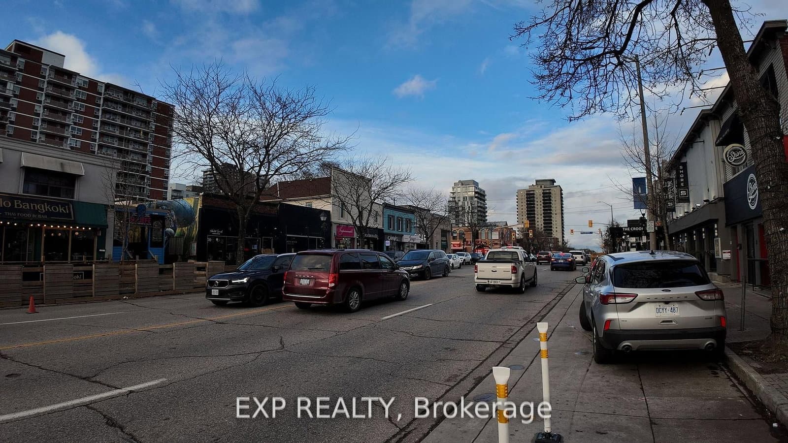 59 Lakeshore Road E thumbnail 8