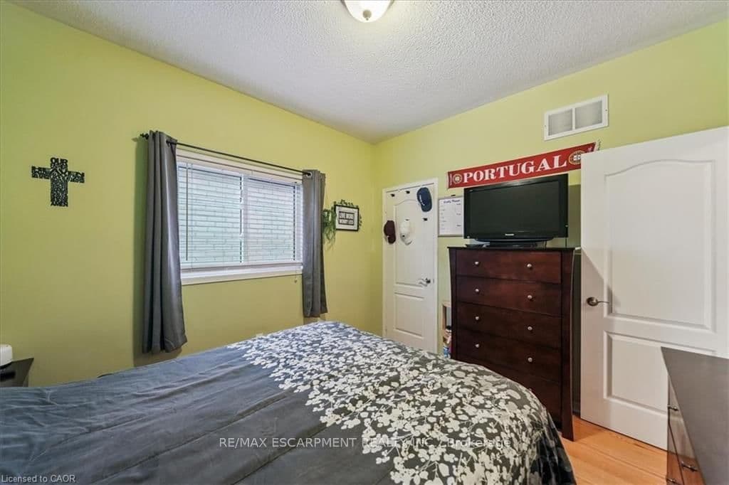 52 Mistycreek Crescent thumbnail 14