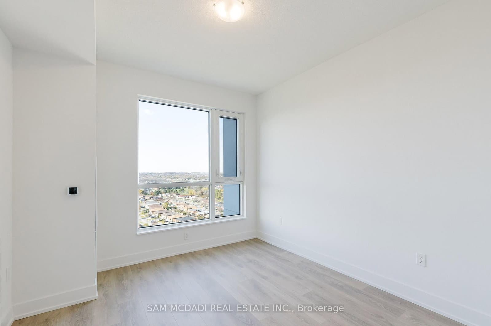 202 Burnhamthorpe Road E, Unit 2003 thumbnail 10