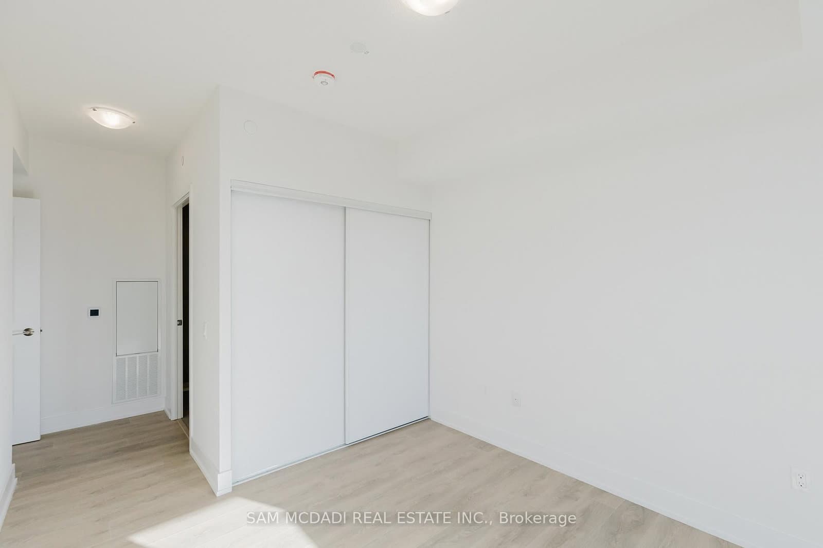202 Burnhamthorpe Road E, Unit 2003 thumbnail 9