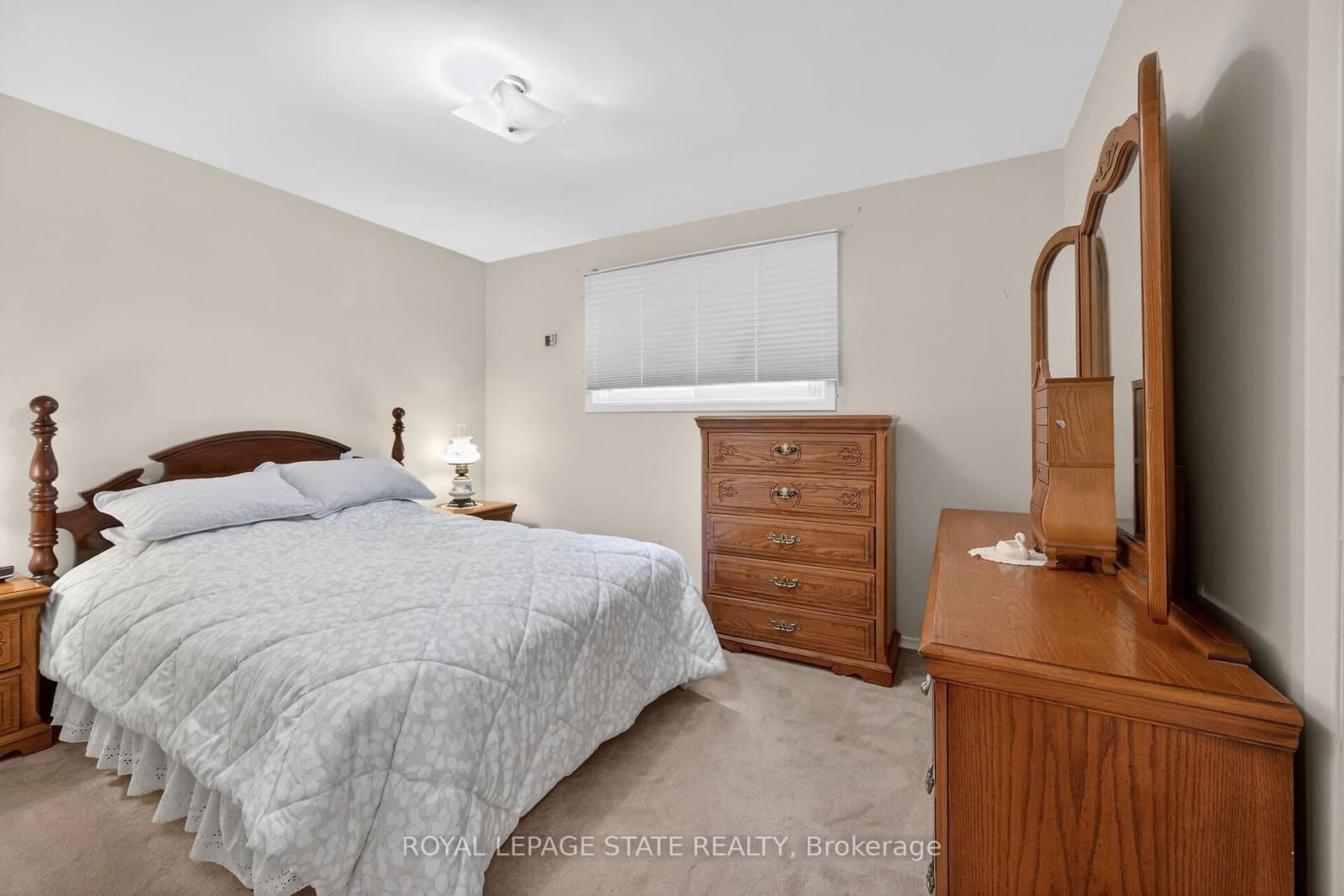 582 Woodview Road thumbnail 21