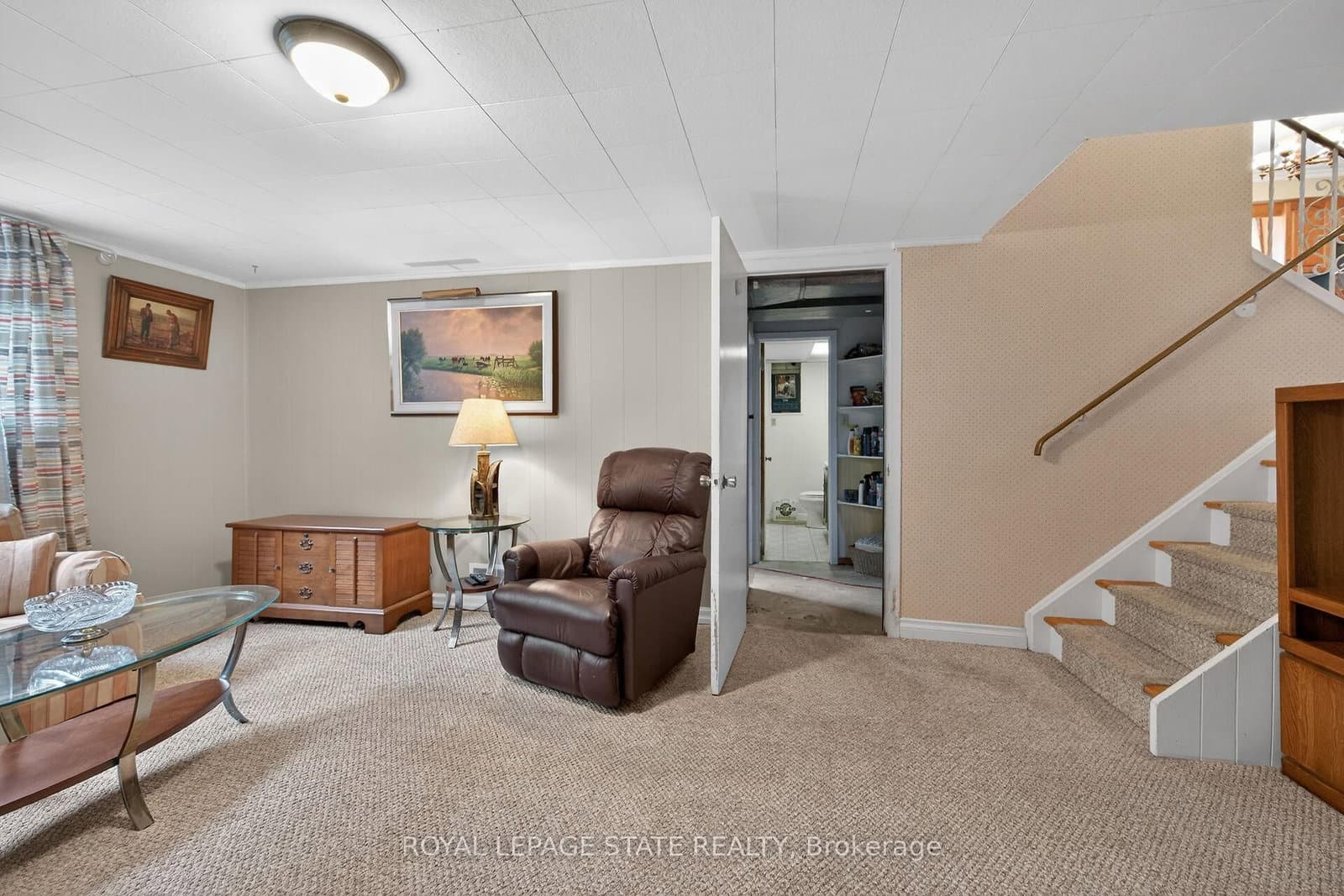 582 Woodview Road thumbnail 35