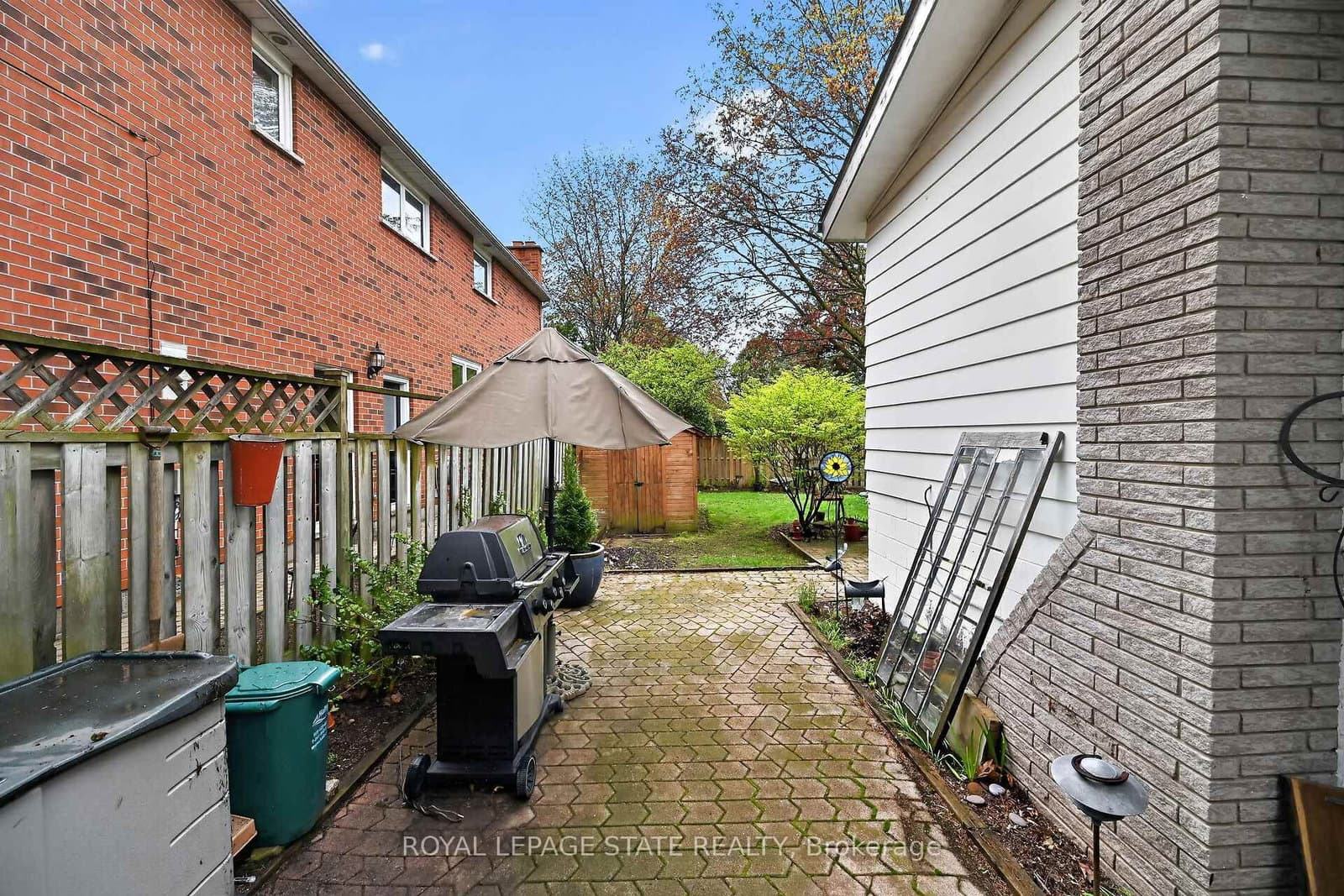 582 Woodview Road thumbnail 37