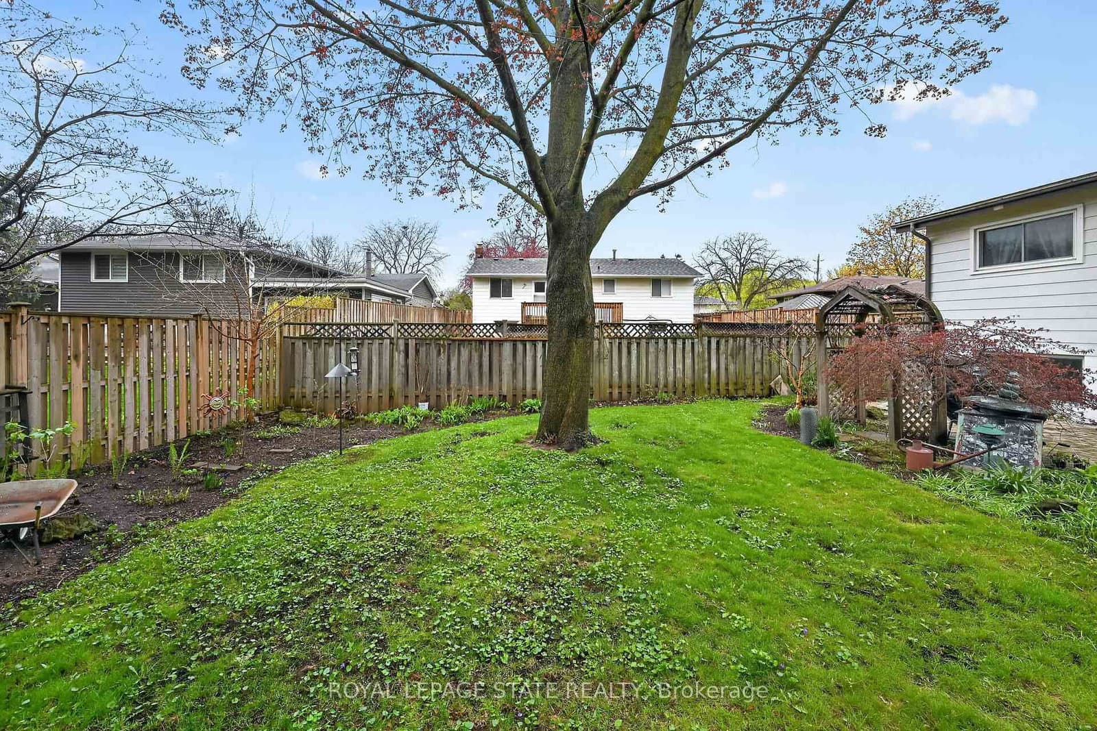582 Woodview Road thumbnail 47