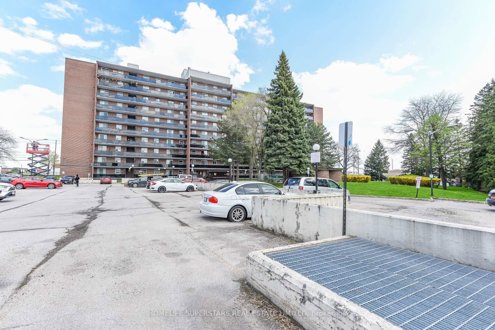 3533 Derry Road E, Unit 511 - Image 1
