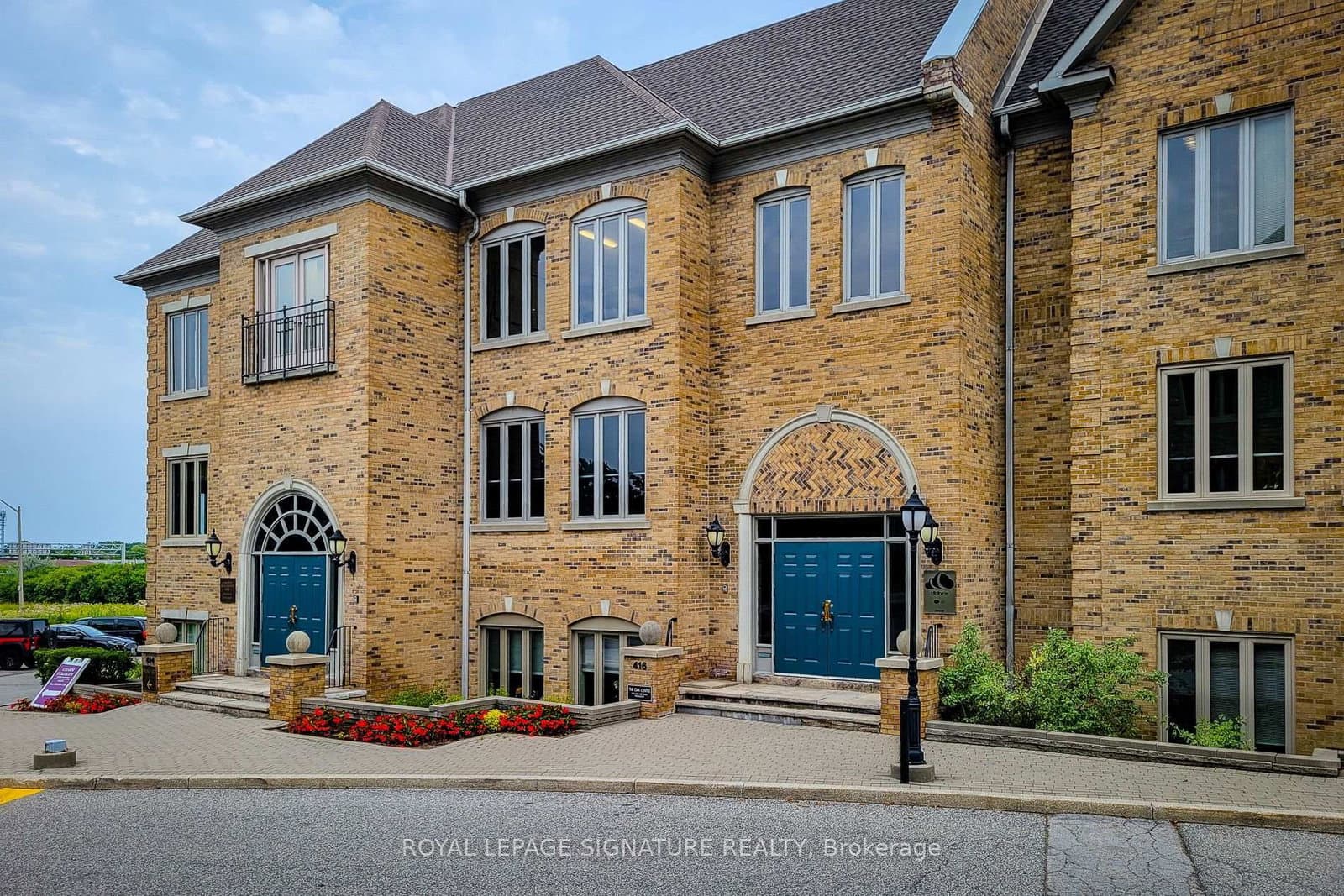 416 North Service Road E, Unit 300 thumbnail 3