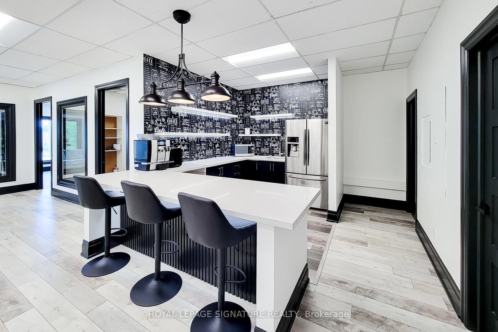 416 North Service Road E, Unit 300 thumbnail 9