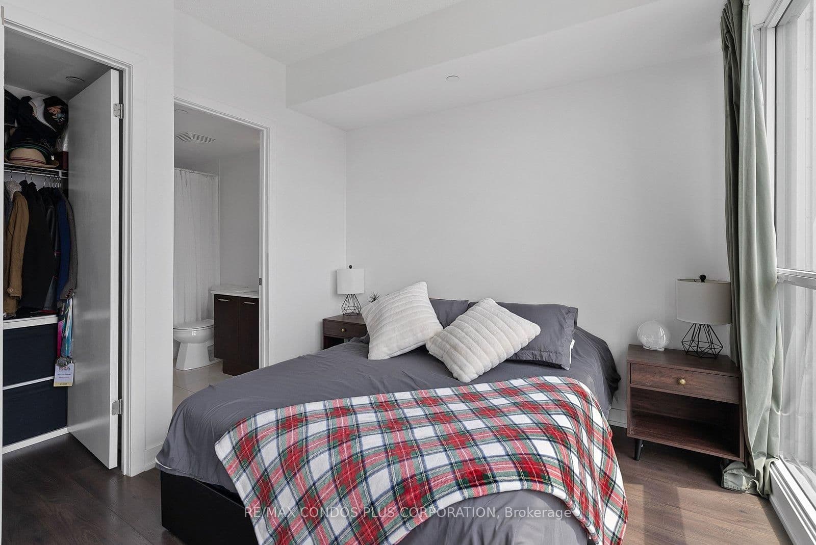 2212 Lakeshore Boulevard W, Unit 3206 thumbnail 11