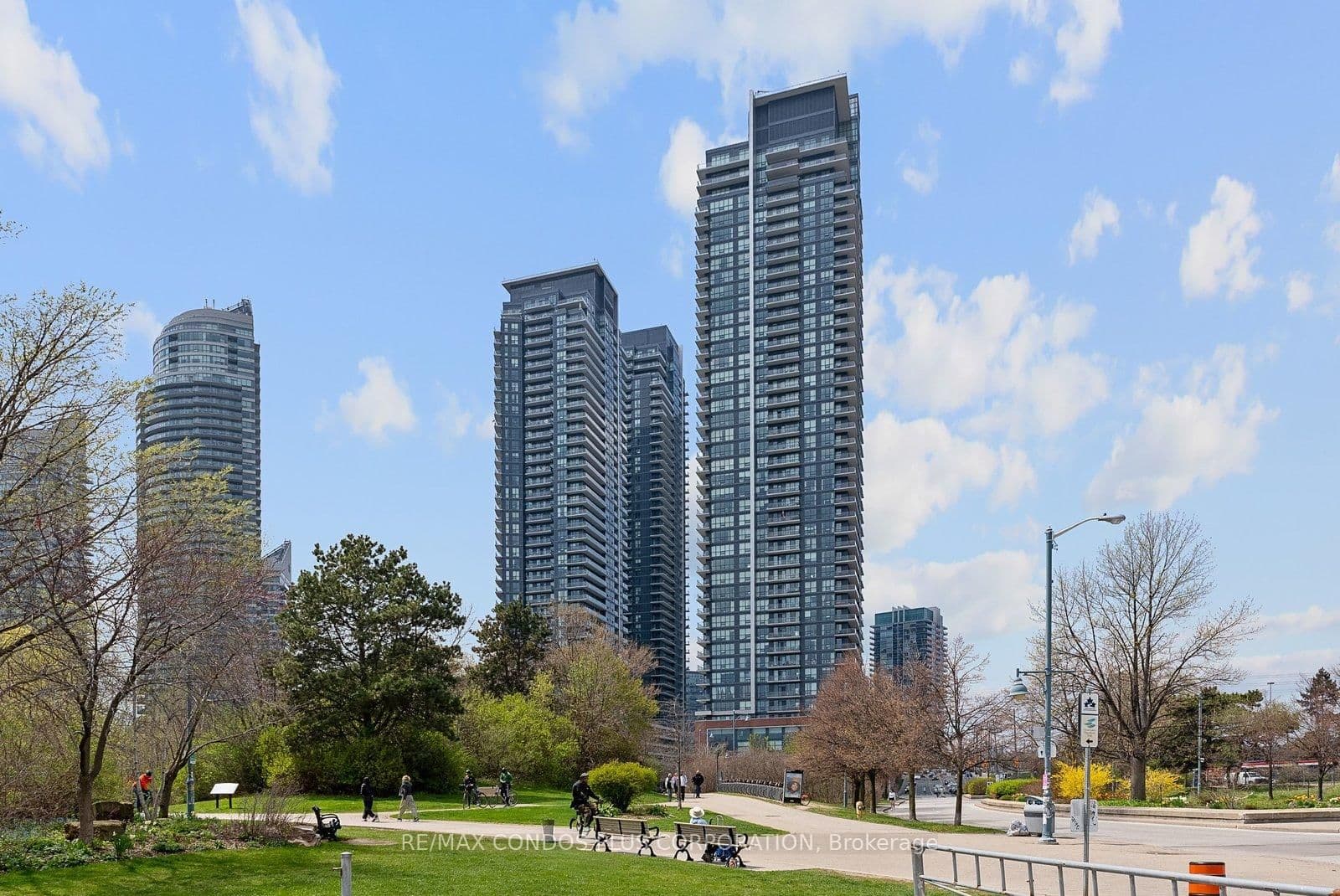 2212 Lakeshore Boulevard W, Unit 3206 thumbnail 3