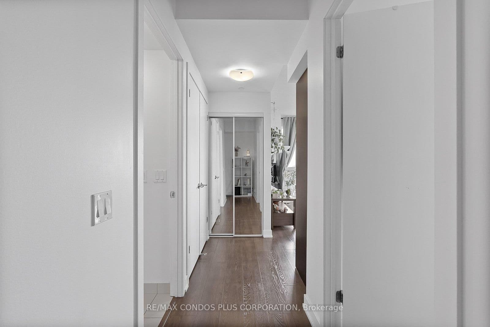 2212 Lakeshore Boulevard W, Unit 3206 thumbnail 4